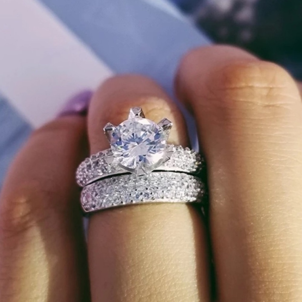 NEW 925 STERLING SILVER RING, CUTE RING, SHINY RING.